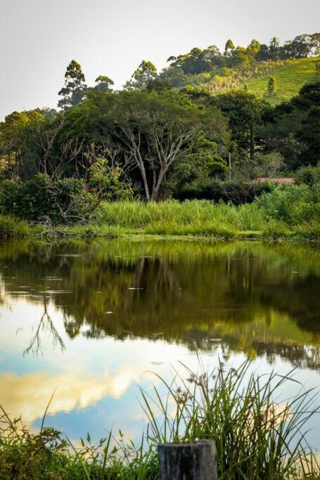 Recanto Dos Beija Flores, Chale Lantana C Monte Alegre do Sul Exterior photo